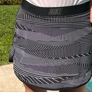 Nike Short Skort, Super cute,  Medium, racer style, geometric print